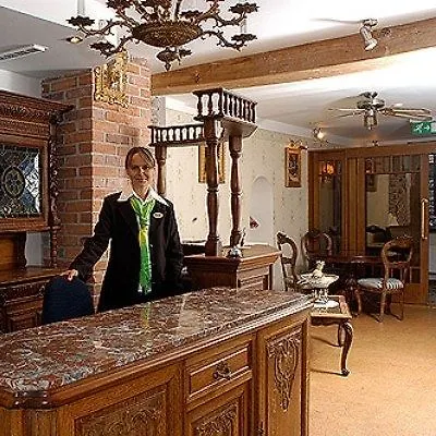 Otel Olevi Residents