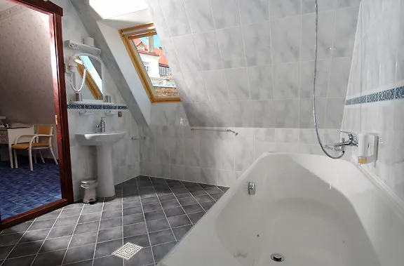 Hotel Olevi Residents